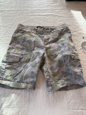 Lee Men's Camo Cargo Shorts - Green & Gray
